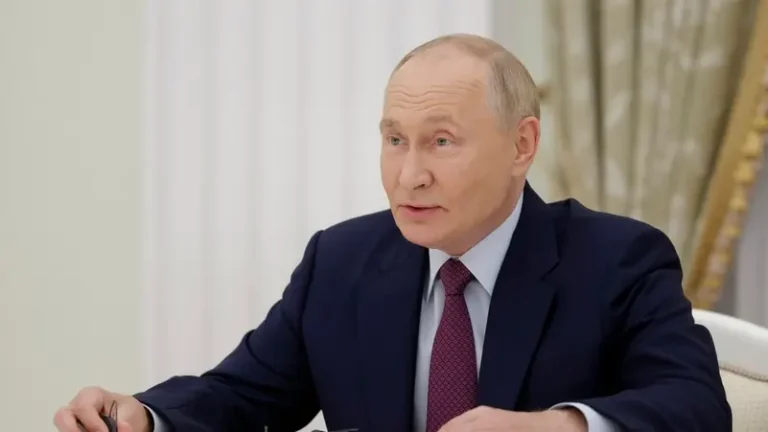 We will respond if Ukraine allowed to make long-range strikes in Russia: Putin