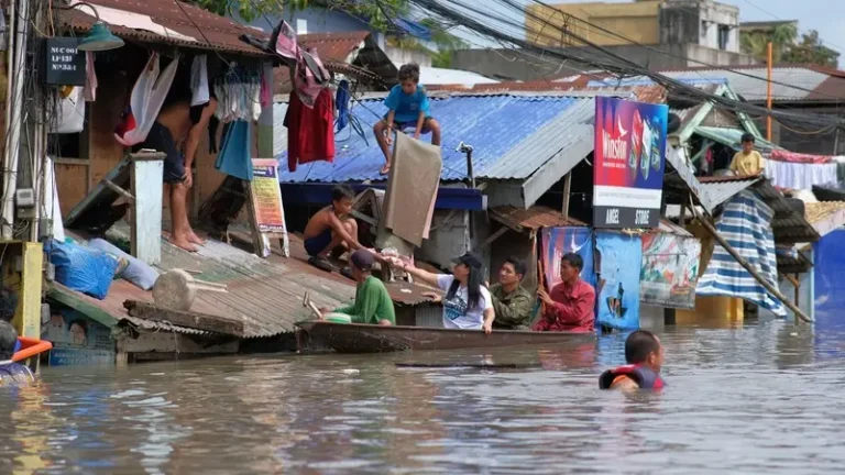 Death toll in Philippine storm rises to 100