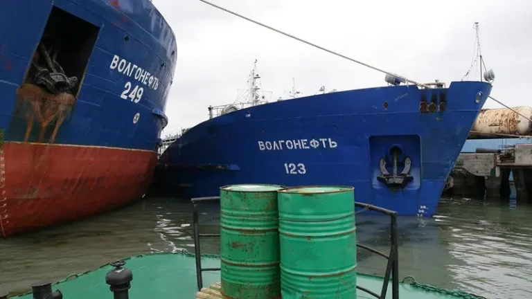 Oil spills into Kerch Strait after Russian tanker breaks apart in storm